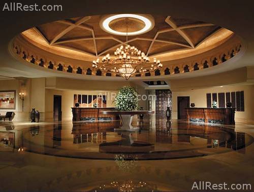 Shangri-La Hotel Qaryat Al Beri 2